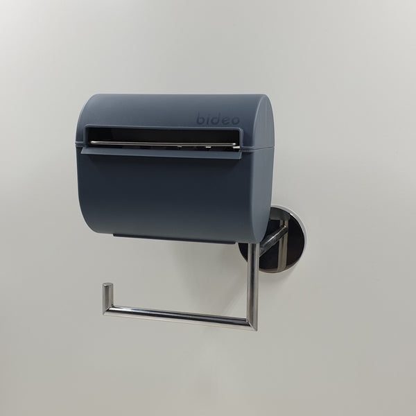 "bideo dunkelgrau", Toilettenpapierhalter mit Befeuchtungsfunktion, hier handelt es sich um einen kleinen Bestand des ersten Original bideo mit einem Halter aus massivem Edelstahl, hergestellt in Deutschland